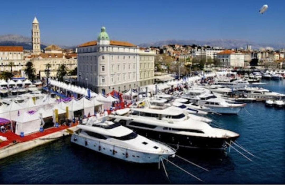 Apartman Amber S Podzemnom Garazom Split