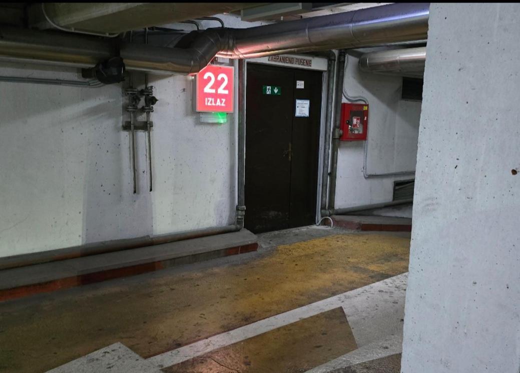 Amber S Podzemnom Garazom Apartman *