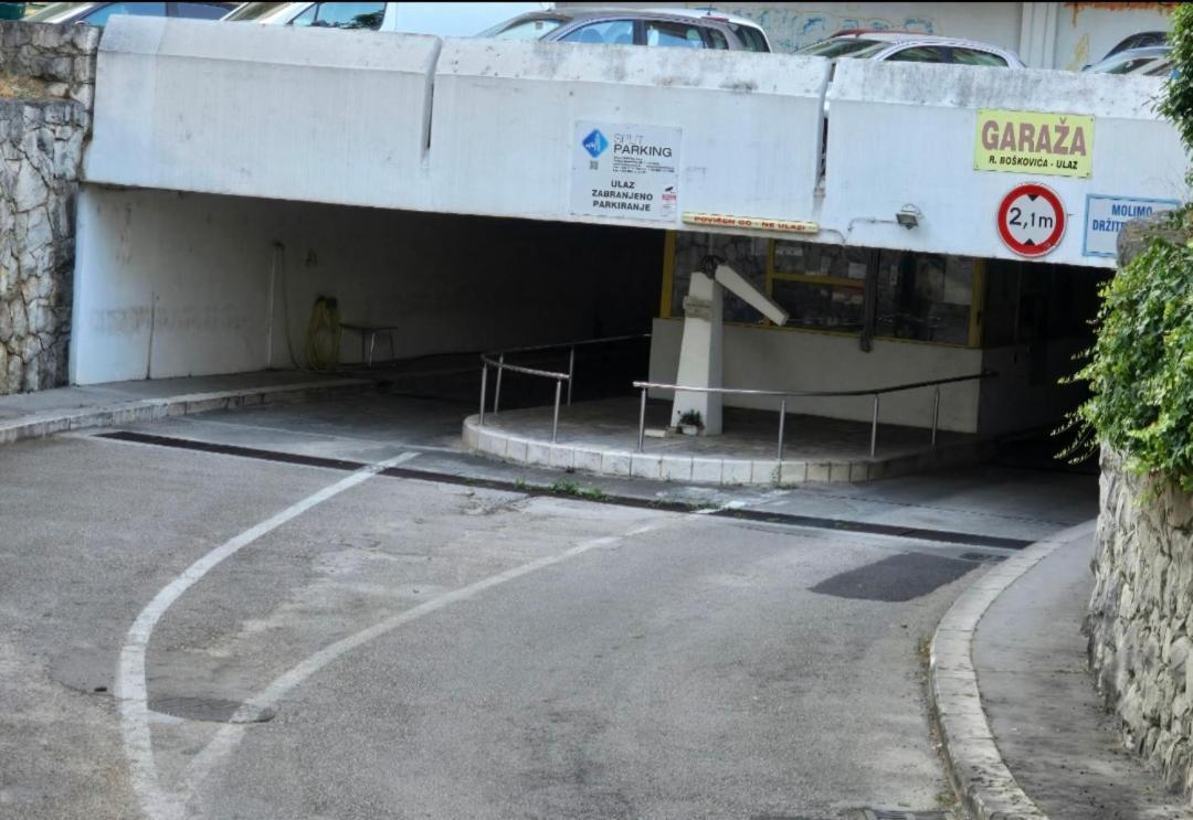 Amber S Podzemnom Garazom Apartman Split